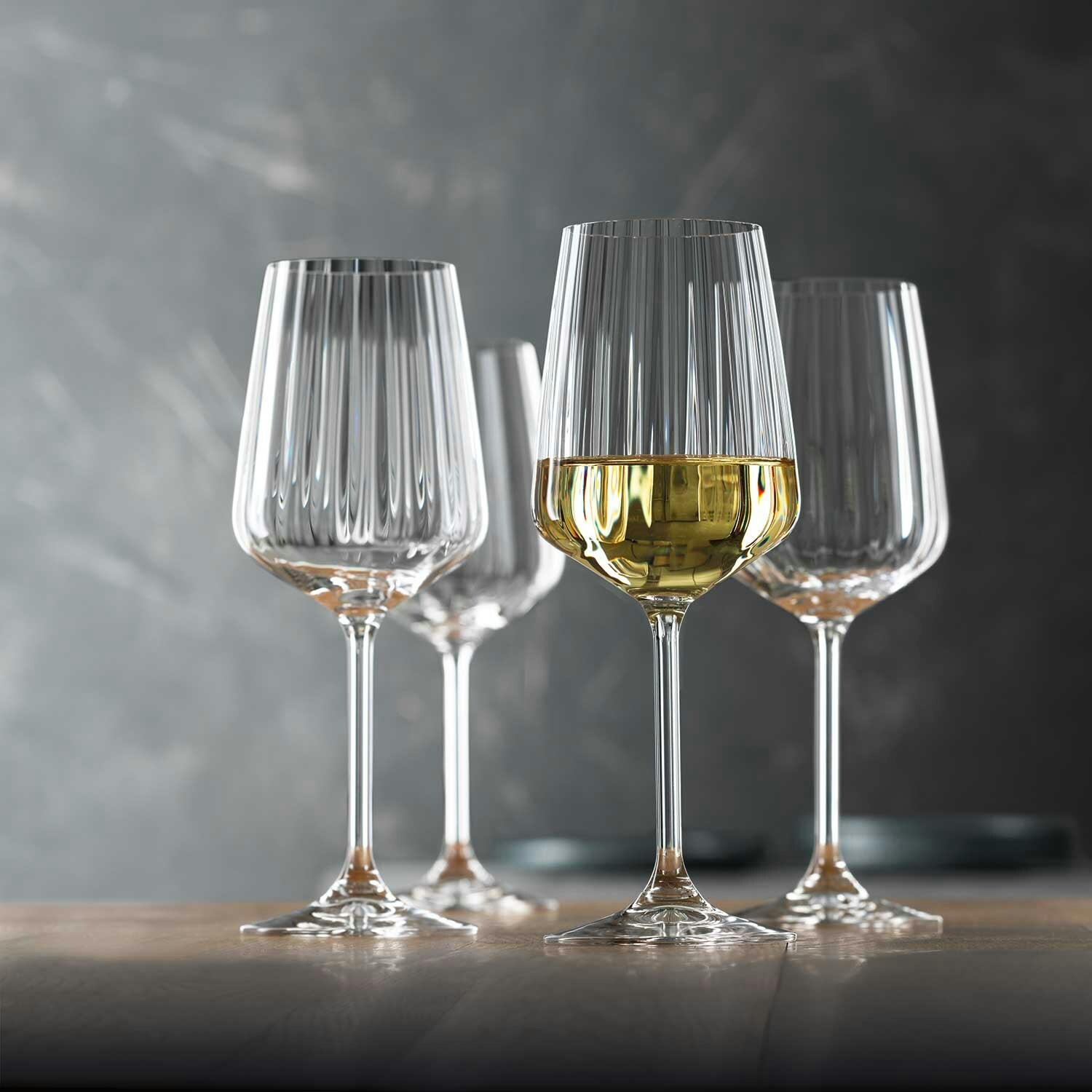 https://royaldesign.com/image/2/spiegelau-lifestyle-white-wine-glass-44-cl-4-pcs-1