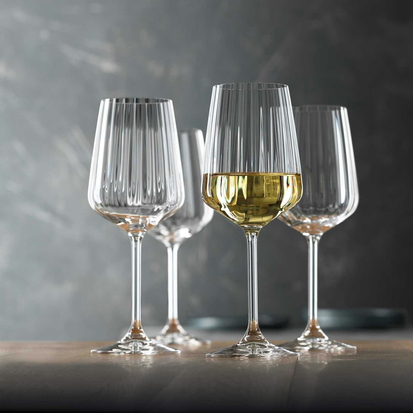 https://royaldesign.com/image/2/spiegelau-lifestyle-white-wine-glass-44-cl-4-pcs-1?w=800&quality=80