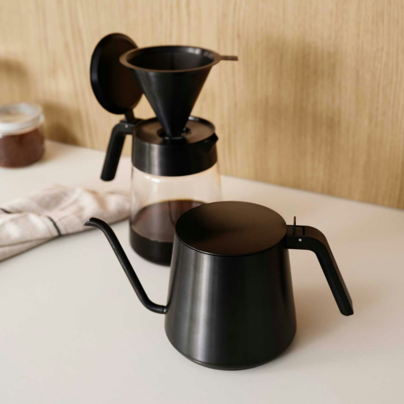 https://royaldesign.com/image/2/stelton-nohr-gooseneck-kettle-1-l-3?w=800&quality=80