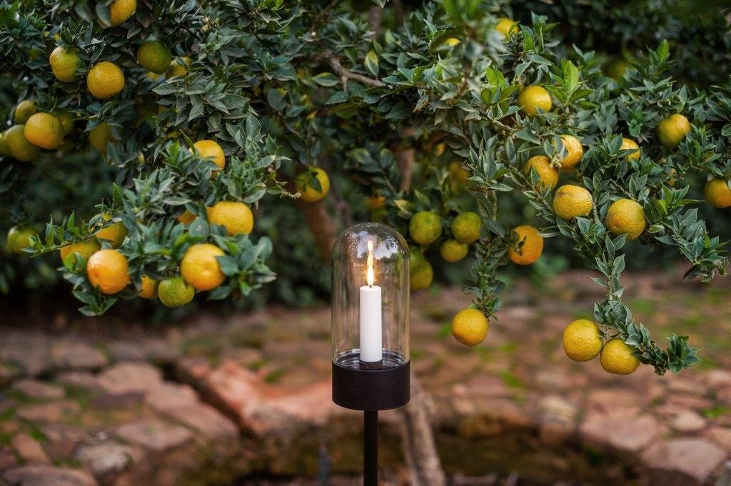 https://royaldesign.com/image/2/uyuni-lanterna-lantern-outdoor-matt-black-8