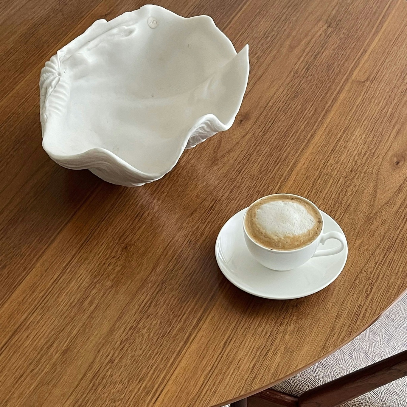 https://royaldesign.com/image/2/villeroy-boch-royal-white-coffee-cup-saucer-5?w=800&quality=80