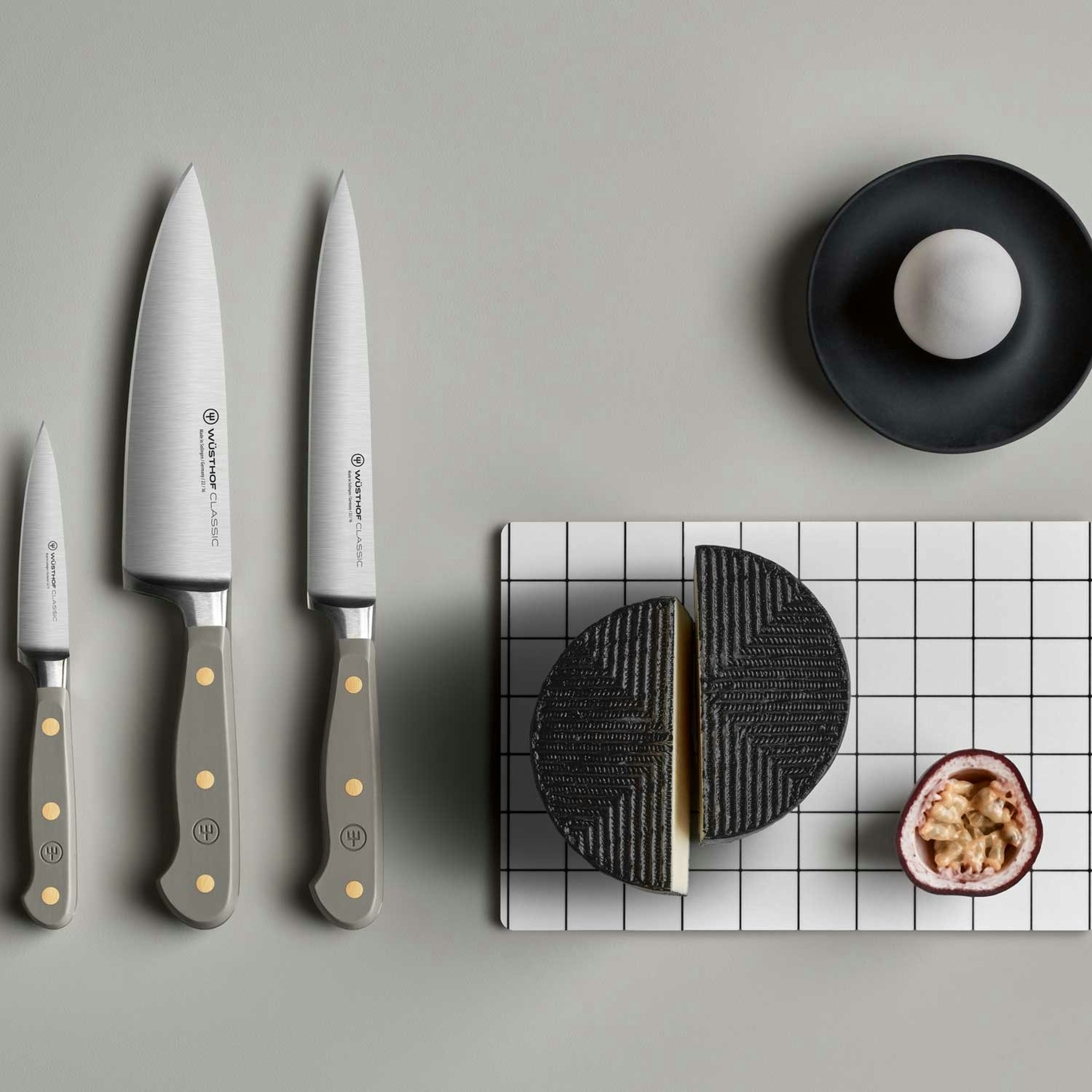 https://royaldesign.com/image/2/wusthof-classic-colour-chef-knife-16-cm-20?w=800&quality=80