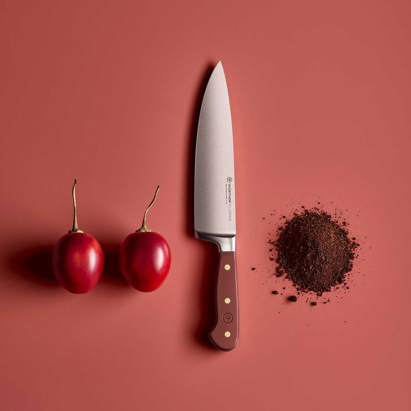 https://royaldesign.com/image/2/wusthof-classic-colour-chef-knife-20-cm-33?w=800&quality=80