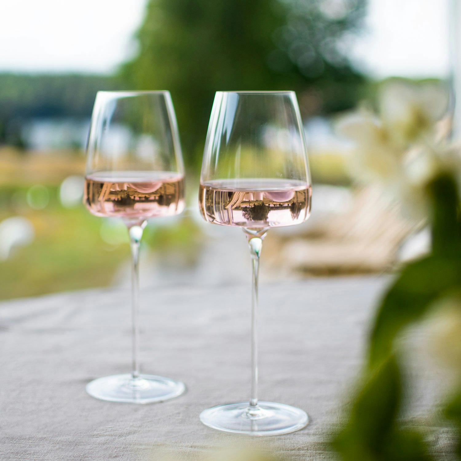 https://royaldesign.com/image/2/zieher-vision-fresh-wine-glass-2-pack-7