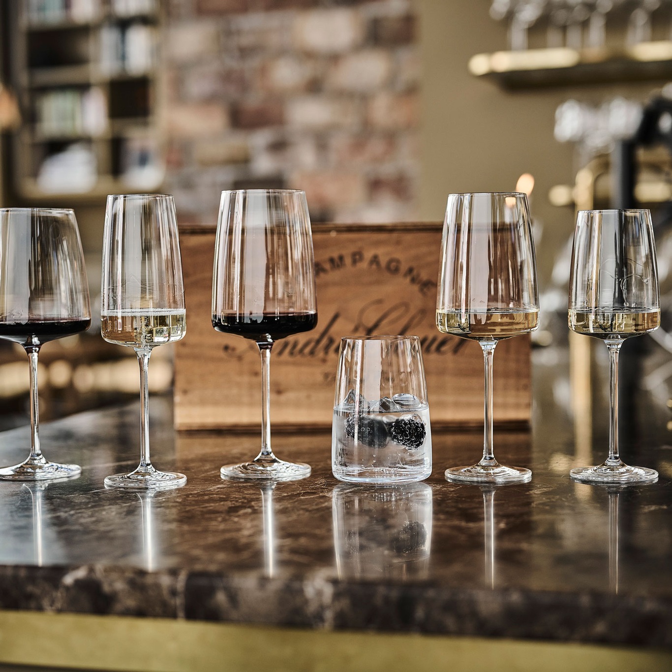 https://royaldesign.com/image/2/zwiesel-air-sense-chardonnay-white-wine-glass-44-cl-2-pack-0?w=800&quality=80
